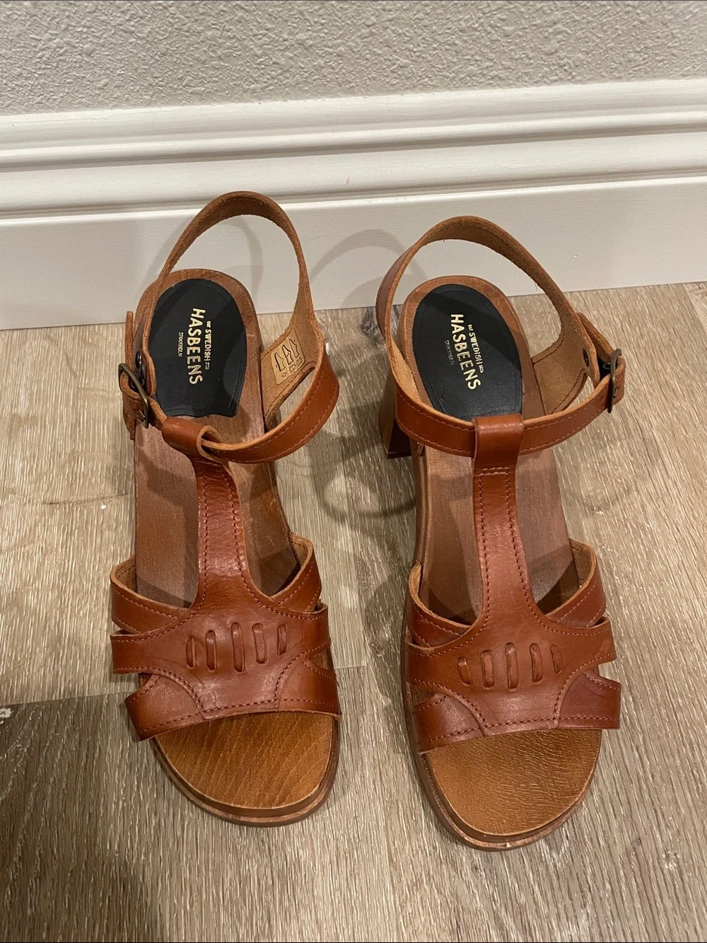 Swedish Hasbeens Cognac Leather Brown Tan T-Strap Heeled Chunky Sandals Size 39